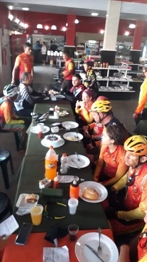Ponto de encontro da turma e ciclistas